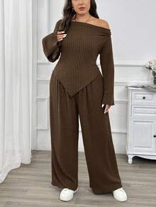 SHEIN Privé Plus Size Women 2-Piece Set: Comfortable Casual Daily Wear Open Shoulder Long Sleeve Brown T-Shirt And Elastic Waist Brown Pants
