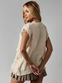 MISSGUIDED 针织纽扣前开襟毛衣背心，带流苏细节，秋冬分层单品，舒适休闲时尚，节日派对装，秋季 - 米色 - 查看 2