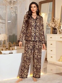 LuxeNights 女士豹纹蝴蝶结V领荷叶边长袖上衣和长裤休闲睡衣套装，秋冬服装 - 棕色 - 查看 2