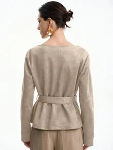Aalyst Chemise décontractée pour femmes à col bateau, couleur unie, avec design de poignets, taille cintrée, manches longues, automne - Nude - Voir 2