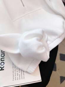 SHEIN 少女纯白色落肩拉链半开襟短款卫衣，适合秋冬季节，休闲日常穿着，赛车风格卫衣，白色拉链立领卫衣，时尚拼接卫衣 - 白色 - 查看 6