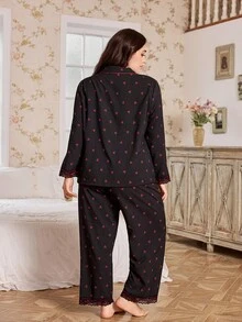 SHEIN Plus Size Women's Cherry Blossom Print Pajama Set,Black Crinkle Open Front Sleepwear,Autumn Night Curvy Pj Set,Fall Winter Clothes - Black - View 2