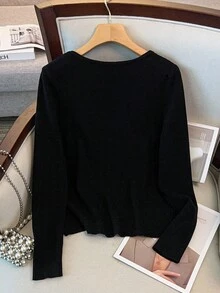 GlowEve CURVE 优雅法式大码女式圆领长袖针织毛衣，带金属扣 - 黑色 - 查看 2