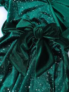 Sparklyn Vestido asimétrico de terciopelo verde esmeralda con parches de strass para niñas, adecuado para fiestas, moda y ocasiones festivas