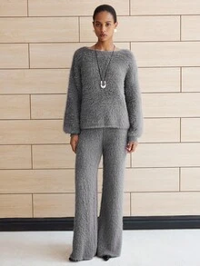 Lumivelle 灰色露肩宽松休闲貂皮羊绒套头衫搭配宽松裤 - 灰色 - 查看 3