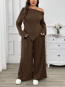 SHEIN Privé Plus Size Women 2-Piece Set: Comfortable Casual Daily Wear Open Shoulder Long Sleeve Brown T-Shirt And Elastic Waist Brown Pants