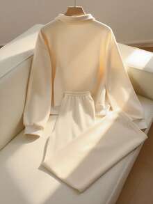 GlowEve 女式复古棉质运动衫和裤子两件套，带独角兽刺绣 - 杏色 - 查看 2