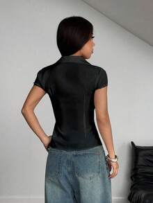 Flirla Petite Blusa negra lisa con pliegues y manga corta casual para mujer en verano - Negro - Ver 2