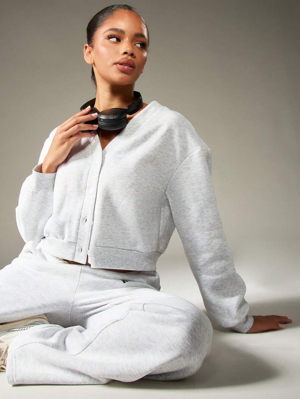 MISSGUIDED Cropped Button Front Sweatshirt With Long Sleeves