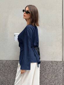 Siren Gaze Damen Einfarbige Bluse mit rundem Ausschnitt, Kreuzdetail und asymmetrischem Saum, Langarm - Blau - Übersicht 2