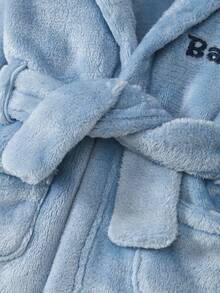 Áo choàng hở phía trước bằng vải nỉ dệt kim dễ thương cho trẻ sơ sinh, màu trơn, có mũ trùm đầu, có tai 3D, tay dài, mặt trước thêu chữ 2 bên, 2 túi, có thắt lưng, đồ mặc nhà mềm mại và thoải mái - Màu xanh lam - Xem 6