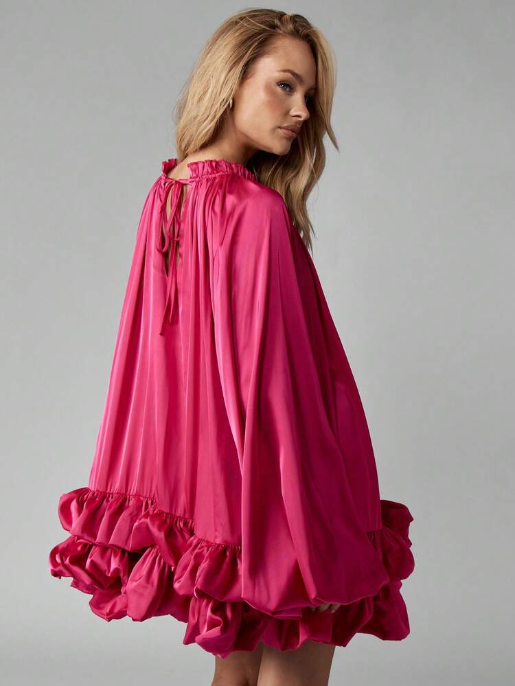Robe Satinée évasée Carli Bybel X Missguided - Rose Foncé - Taille 2 - Sans Manches à Bretelles - Neuf Avec étiquettes