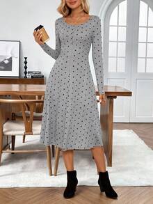 EMERY ROSE فستان كاجوال للنساء بياقة مستديرة وأكمام طويلة وخصر مشدود بنقشة نقاط - رمادي - مشاهدة 8