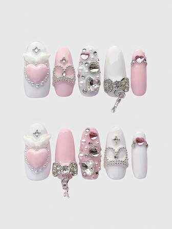 Kawaii Unghie finte in stile ballerina con bordo in pizzo, fiocco romantico a forma di cuore, ali bianche in metallo e nota musicale rosa, prodotte in serie per un look energico da ragazza, adatte per uscite quotidiane e appuntamenti