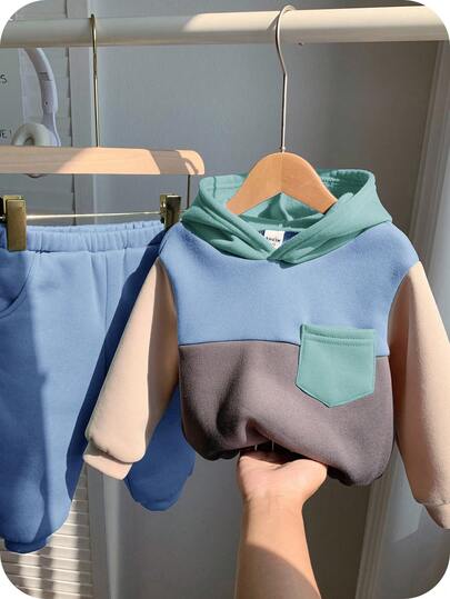 SHEIN 2 件套男婴/女婴毛绒保暖撞色针织连帽衫和抽绳裤套装，适合秋冬季