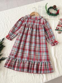 SHEIN Vintaside Kids 紅色秋季家庭套裝女童格紋洋裝，英倫風彼得潘領長袖睡衣，柔軟梭織泡泡袖荷葉邊裝飾蝴蝶結設計 - 紅色 - 查看 2