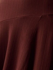 Nöista 飘逸的棕色裙子，下摆柔软，斜线接缝精致；轻松打造秋季分层造型，适合冬季穿着，适合圣诞节或新年等舒适的晚间计划。 - 棕色 - 查看 6