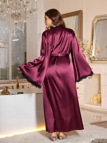 LuxeNights 大码性感优雅女士酒红色仿丝蕾丝拼接长款缎面睡袍，冬季款 - 中紫紅色 - 查看 2