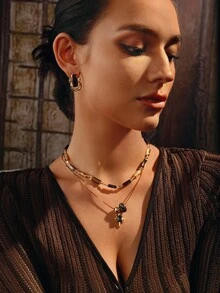 Glisma 18K Gold-Plated Vintage Style Necklace, Unique & Fashionable Accessory For Women,Shopping,Casual,Work,Vintage,PREMIUM,Zirconia,Rhinstone,Metallic/Texture,Western Jewelry,Old Money,Outfits,Gothic/Goth,Charm Necklace,Gemstone,Fall/Autumn/Winter,For Mom/Women/Girl/Mother,Premium - Gold - View 3