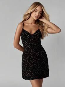 MISSGUIDED 女性化碎花低领睡裙迷你睡袍细肩带夏季睡衣 V 领吊带睡裙家居服 - 黑色 - 查看 3