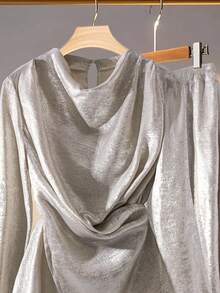 Modelyn 女士秋冬不对称打结上衣和垂坠下摆中长裙两件套，闪亮银色 - 杏色 - 查看 3