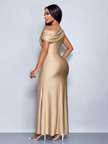 SOLERSUN 夏季女士服装婚礼派对优雅杏色针织亮面面料不对称露肩无袖拼接收褶修身鱼尾裙摆长裙 - 卡其色 - 查看 2