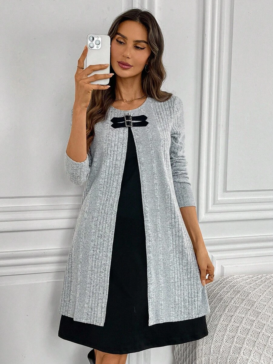 EMERY ROSE 女式纽扣设计圆领长袖撞色罗纹休闲宽松迷你连衣裙 - 彩色 - 查看 1