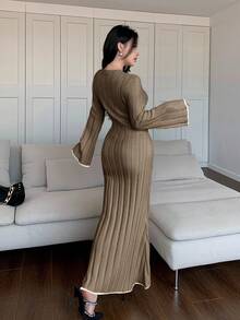 Modelyn 女式秋季圆领喇叭袖修身优雅针织连衣裙 - 卡其色 - 查看 4