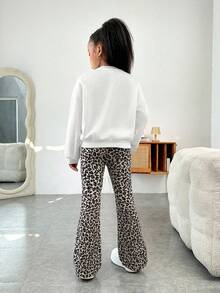 SHEIN 青少年女孩时尚休闲家居服和户外针织圆领运动衫和喇叭裤套装，印花图案 + 花卉喇叭裤 - 彩色 - 查看 2