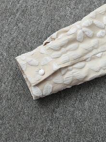 SHEIN Clasi Camisa de mujer con cuello de solapa, cuello vuelto, apertura frontal, diseño de cintura, manga abullonada, manga larga, estilo elegante de alta gama, adecuado para estudiantes, maestros, Acción de Gracias, Halloween, viaje versátil, nueva prenda de moda esencial de otoño, diseño petite, blusa corta regular - Albaricoque - Ver 5