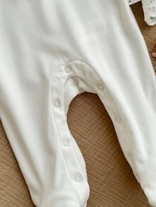 新生女宝宝可爱休闲针织弹力白色荷叶边长袖连体衣 - 白色 - 查看 8