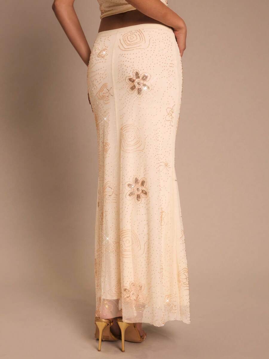 SHEIN Glamour Glamour Glamine 美丽反光效果，饰有特殊珠饰，弹性腰身，长袖，修身裙摆，浅杏色，清新优雅的风格，非常适合生日或度假穿着。 - 杏色 - 查看 1