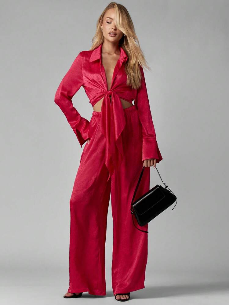 MISSGUIDED サテン素材のコーディネートセット ベルスリーブ ワイドレッグパンツ フロントタイクロップトップ イブニングパーティー リゾートウェア 秋冬コレクション