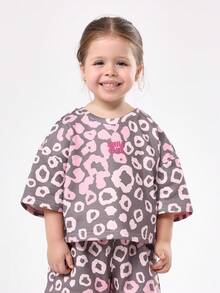 SUMWON طقم قطعتين للفتيات الصغيرات بتصميم نمر، تي شيرت بأكمام جرس مع شورت مطابق، ملابس عصرية بطبعة حيوانية، ملابس صيفية وربيعية مريحة وكاجوال للعطلات - متعدد الألوان - مشاهدة 3