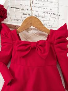 Đầm bé gái tay dài màu đỏ cổ vuông, tay lỡ, viền bèo nhún, thích hợp mặc hàng ngày, trong những dịp bình thường, tiệc tùng sang trọng hoặc tiệc sinh nhật, tiệc Giáng sinh - Đỏ - Xem 4