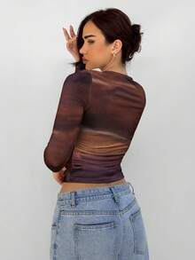 Aloruh 优雅女士棕色纹理扎染印花圆领长袖百搭秋冬分层T恤 - 彩色 - 查看 2