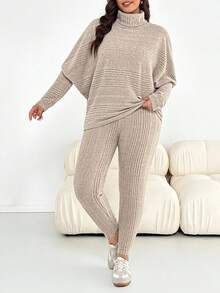 SHEIN Essnce Completo da donna taglia comoda, composto da top a maniche lunghe con collo alto in morbido pile e leggings, adatto per l'autunno e l'inverno, casual e confortevole, ideale per l'aeroporto e l'abbigliamento invernale femminile, set di pantaloni, outfit autunnali, colore cachi - Cachi - Visualizzare 3