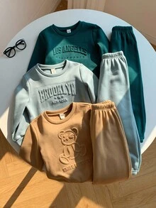 SHEIN 6件組小男孩可愛休閒冬季開學字母與熊圖案長袖秋季運動衫與慢跑褲套裝，兒童服飾 - 彩色 - 查看 8