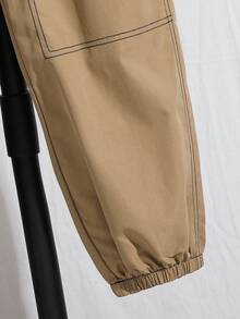 SHEIN 2 件青少年男孩舒适宽松圆领酷炫肖像图案短袖 T 恤和工作服裤子，适合夏季休闲运动度假派对学校场合 - 卡其色 - 查看 6