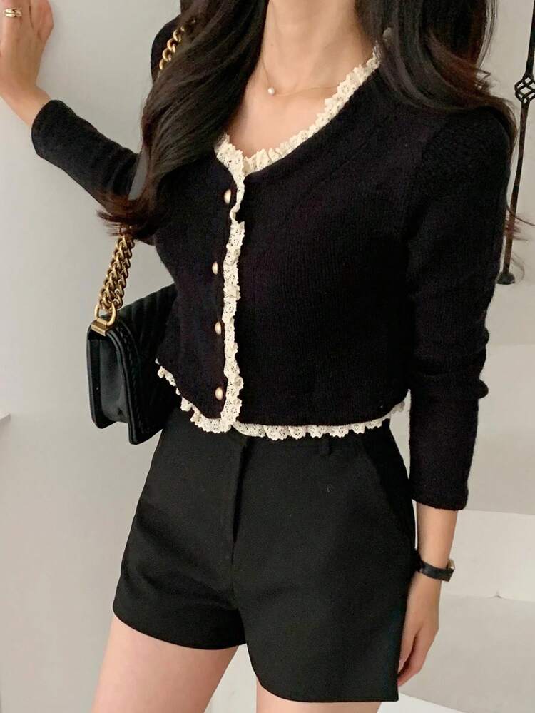 Women's Lace Patchwork V-Neck Long Sleeve Fashionable Cropped T-Shirt