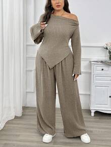 SHEIN Privé Plus Size Women 2pcs Set: Comfortable Casual Daily Wear Loose Fit Cold-Shoulder Long Sleeve Gray T-Shirt And Elastic Waist Gray Pants