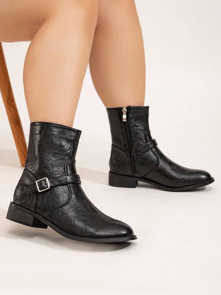 CUCCOO CURVES Women's Fashionable Black Comfortable Wide-Fit Round Toe Flat Ankle Boots