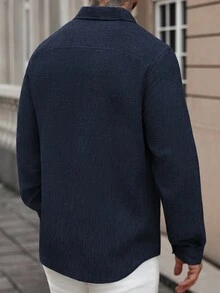 Manfinity Homme 男士纯色单排扣休闲亚麻长袖衬衫，藏蓝色纹理衬衫，秋季款 - 寶藍色 - 查看 2