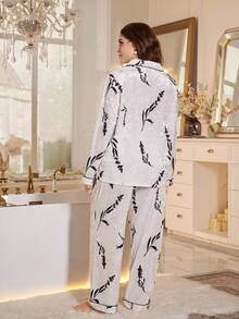 MuseNap CURVE Completo casual di lusso, composto da top a maniche lunghe con colletto e pantaloni, in tessuto di velluto con stampa botanica in bianco e nero, adatto per l'autunno e l'inverno, taglie comode - Bianco e nero - Visualizzare 3