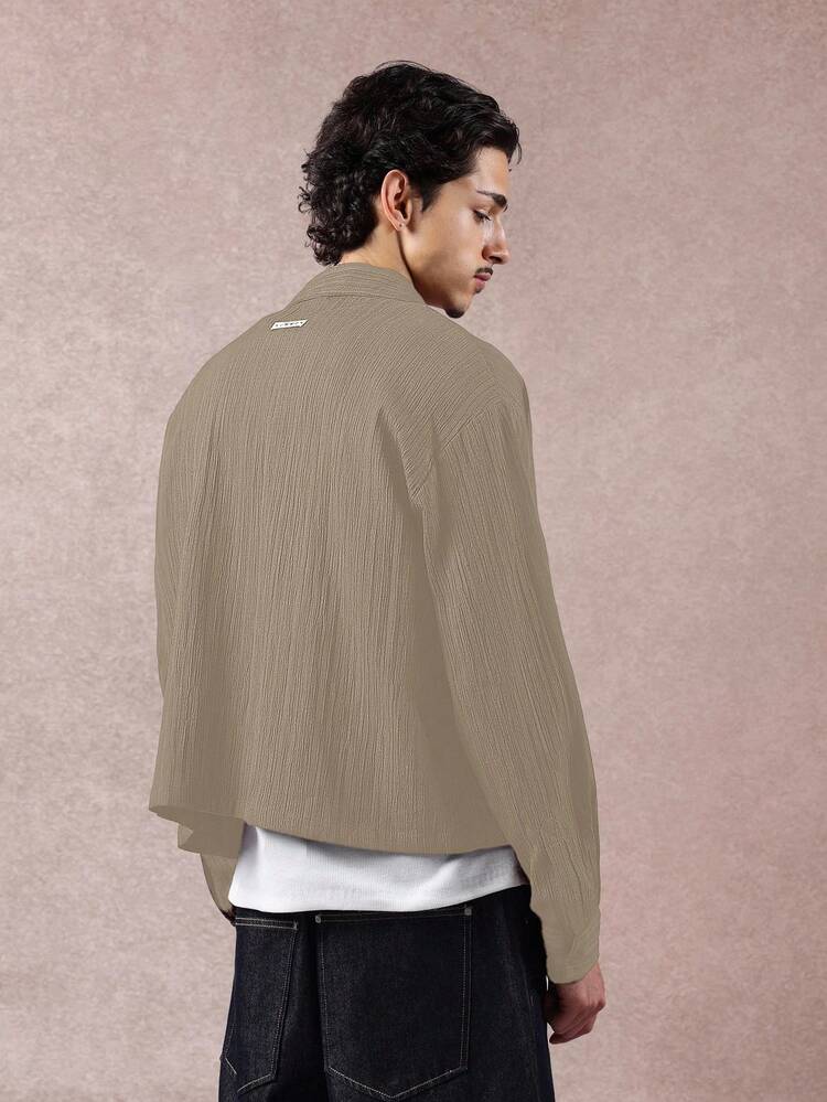 Chemise boutonnée texturée froissée avec col