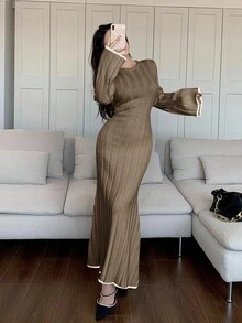 Modelyn 女式秋季圆领喇叭袖修身优雅针织连衣裙 - 卡其色 - 查看 3