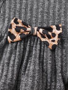 SHEIN 2pcs/Set Young Girl Solid Color Knit Round Neck Patchwork Leopard Print Bow Sweater And Leopard Print Pants, Girls Back To School Outfits, Toddler Girl Outfit Sets, Little Girls Outfit Sets, Kids Clothes, Girls Dress, Little Girl Clothes, Back To School Outfit, Girls Co-Ord Set Toddler Girl Leopard Outfit Girls Leopard Outfit Set Girls Fall Outfit Little Girl Cheetah Outfit Toddler Girl Two Piece Outfit Winter