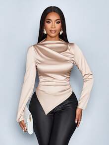 SOLERSUN 秋冬女装日常休闲优雅通勤肩部褶饰纽扣聚拢腰部不对称下摆光泽弹力面料杏色初秋长袖衬衫 - 杏色 - 查看 6