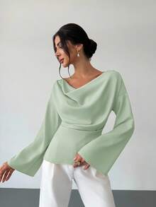 Firerie Áo sơ mi nữ cổ thuyền tay loe cạp chun màu mơ, phong cách tối giản thanh lịch, chất liệu satin cổ bẻ bất đối xứng, tay chuông, trang phục công sở sang trọng - màu xanh lá - Xem 4