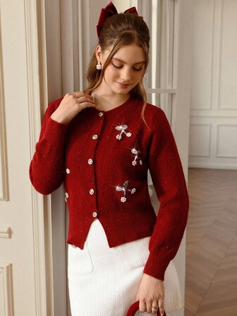 Aveloria Rosie 精致亮片和珍珠装饰樱桃图案圆领针织开衫，柔软奢华短款毛衣夹克